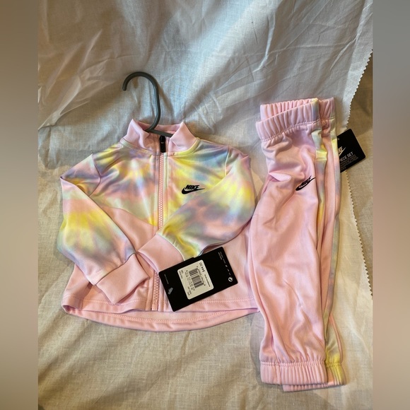 Nike Track Suit Set - Picture 3 of 3